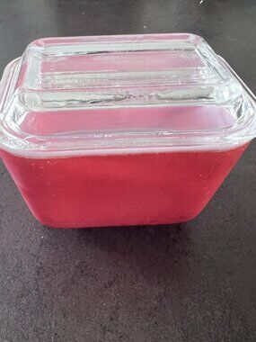 Vintage Small 501 B Primary Red 1 1/2 Cup Pyrex Refrigerator Dish W/ Lid 501